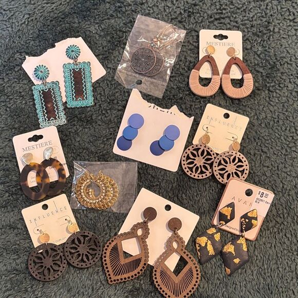 Never worn earring bundle - Picture 1 of 5